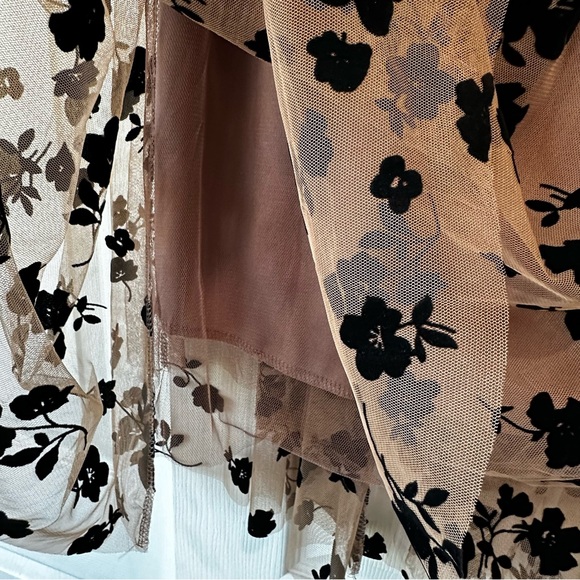 Lovely Maxi Skirt, Velvety Florals on Tulle, Women’s Small-Medium - Picture 4 of 8
